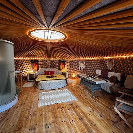 Jurta Hotel Balatongyoeroek Exteriér fotografie