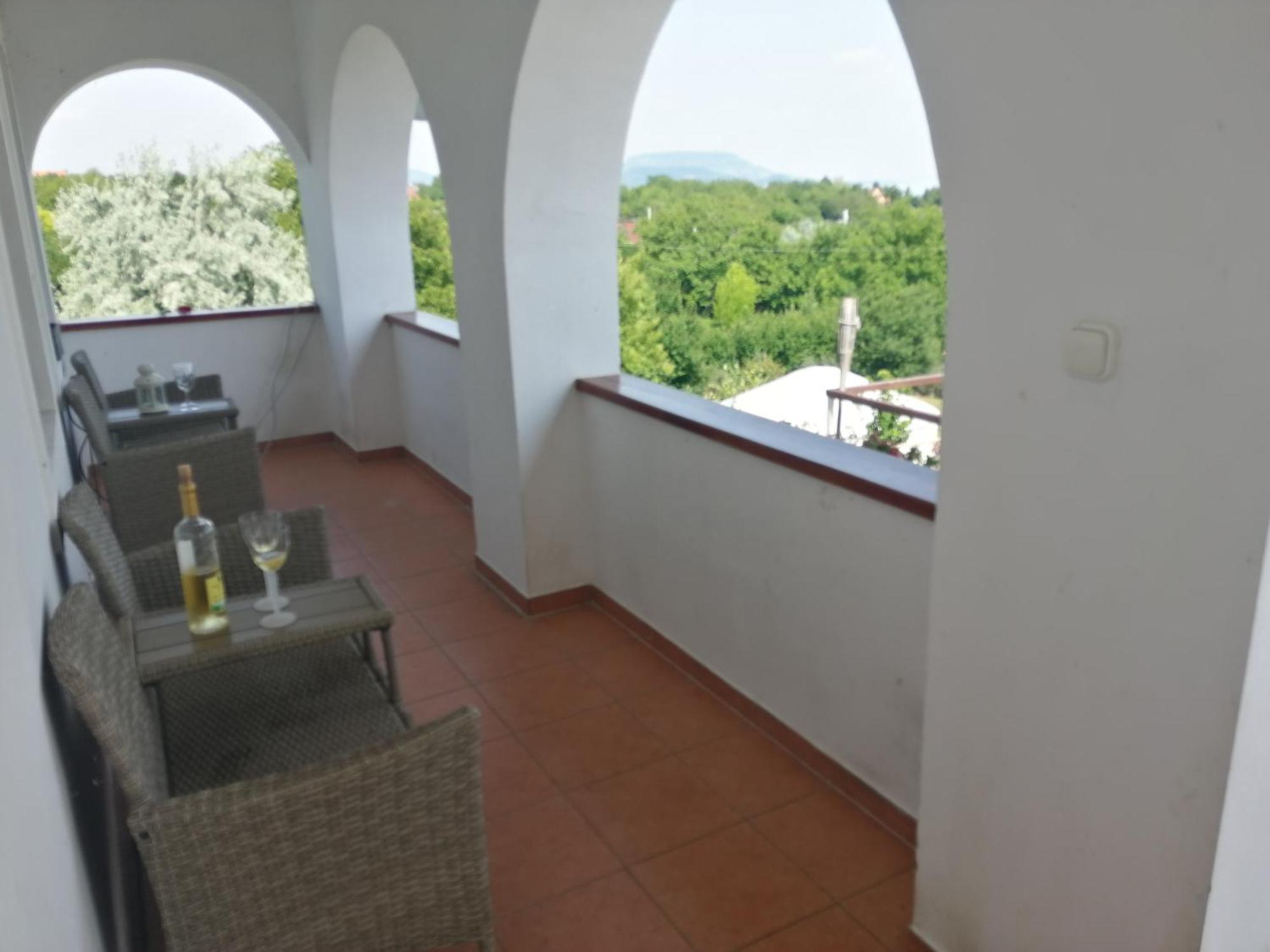 Jurta Hotel Balatongyoeroek Exteriér fotografie