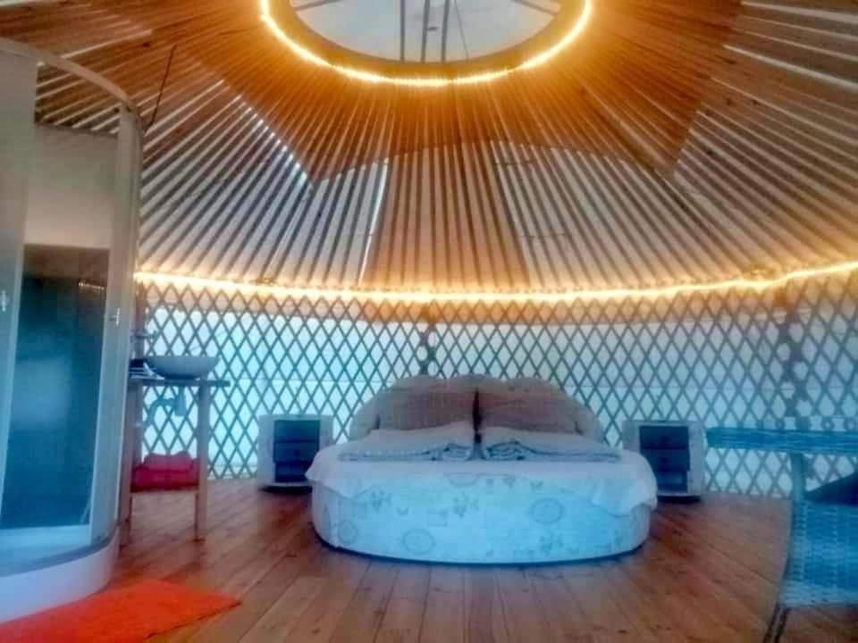 Jurta Hotel Balatongyoeroek Exteriér fotografie